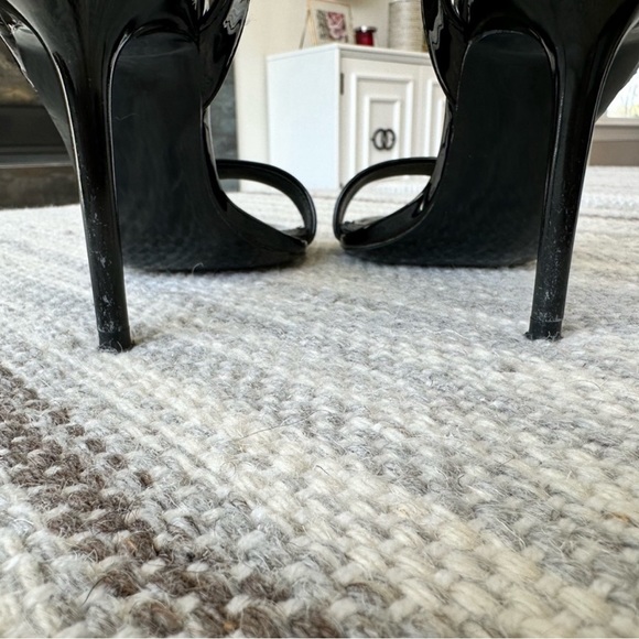 Steve Madden Black Patent Leather Heel/pump size 9.5 - Picture 10 of 11